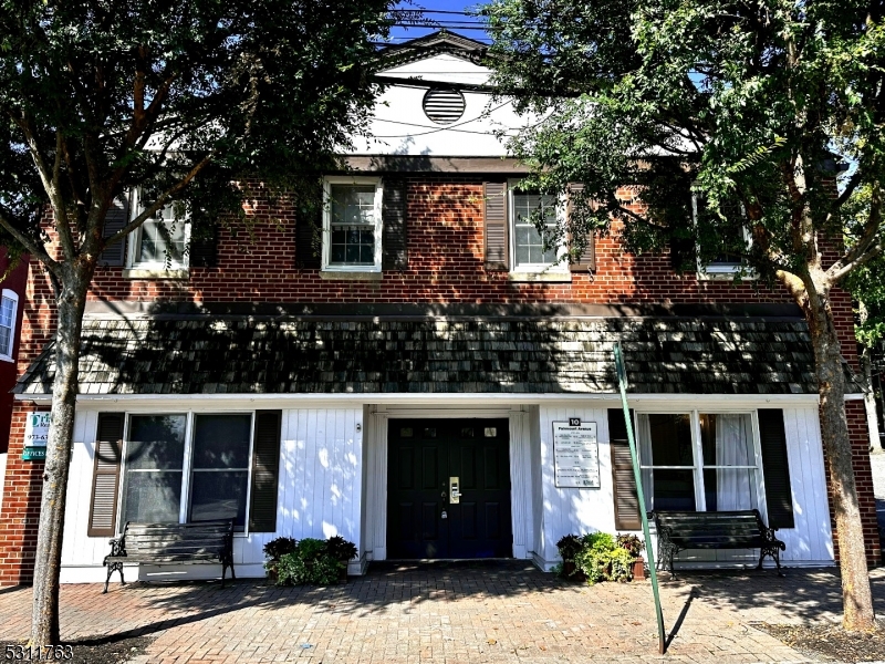 10 Fairmount Ave 1