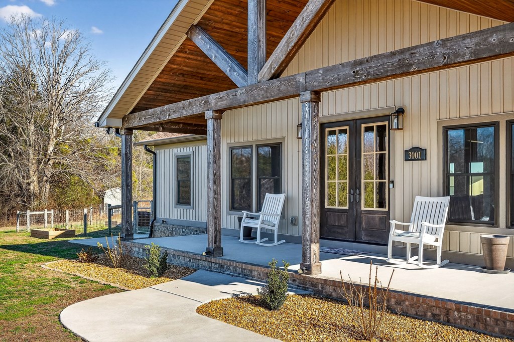 3001 Tulip Ln