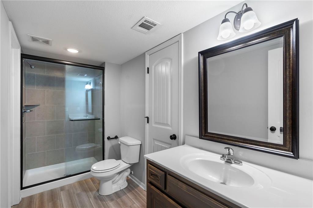 6720 N Cypress Avenue