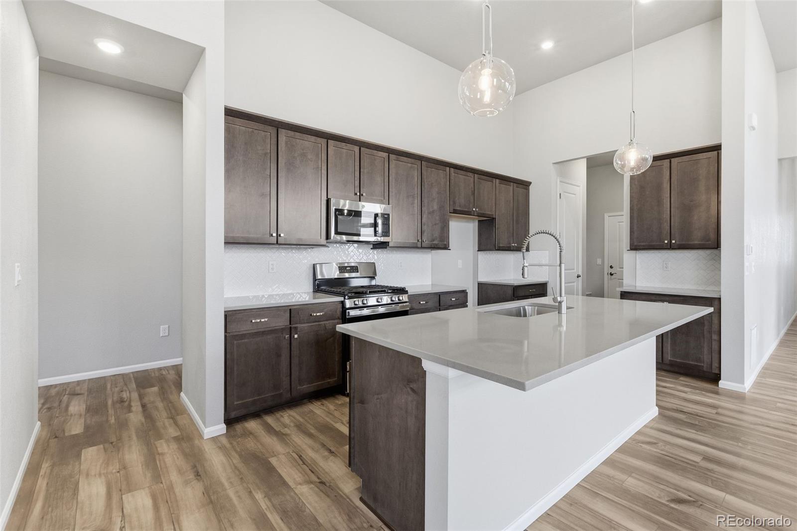 15330 Pontiac Street