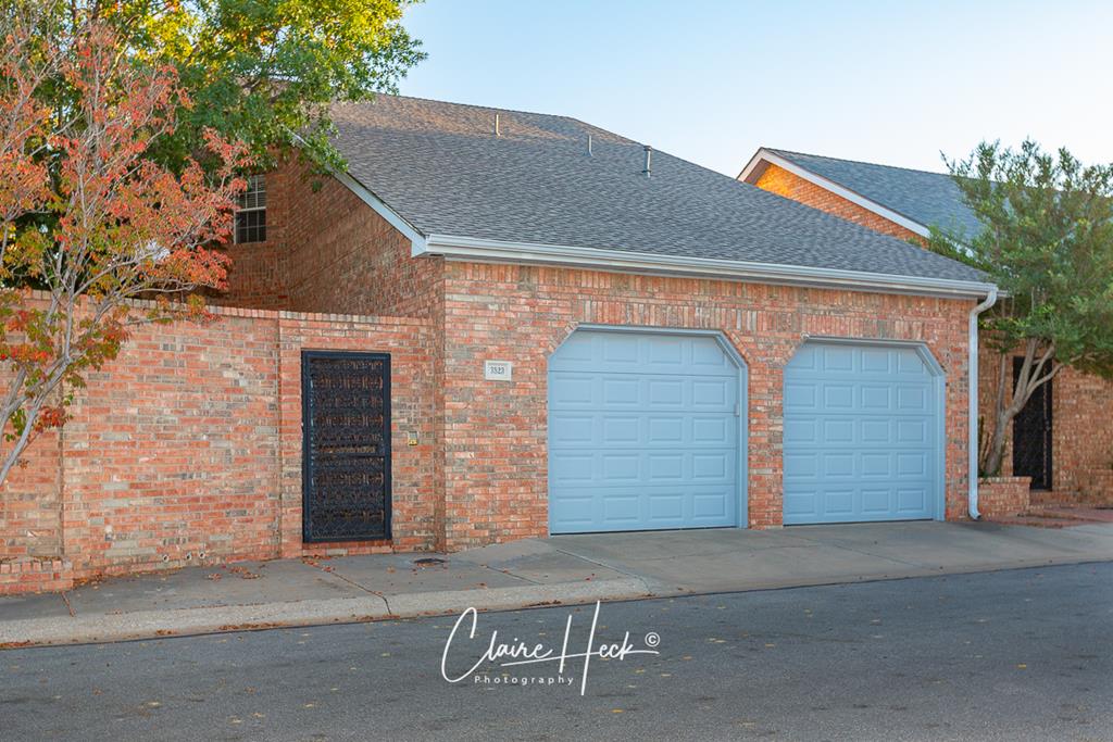 Many improvements to include a new roof, termite treatment and repair. Electrical upgrades and water system upgrades. Super floor plan!