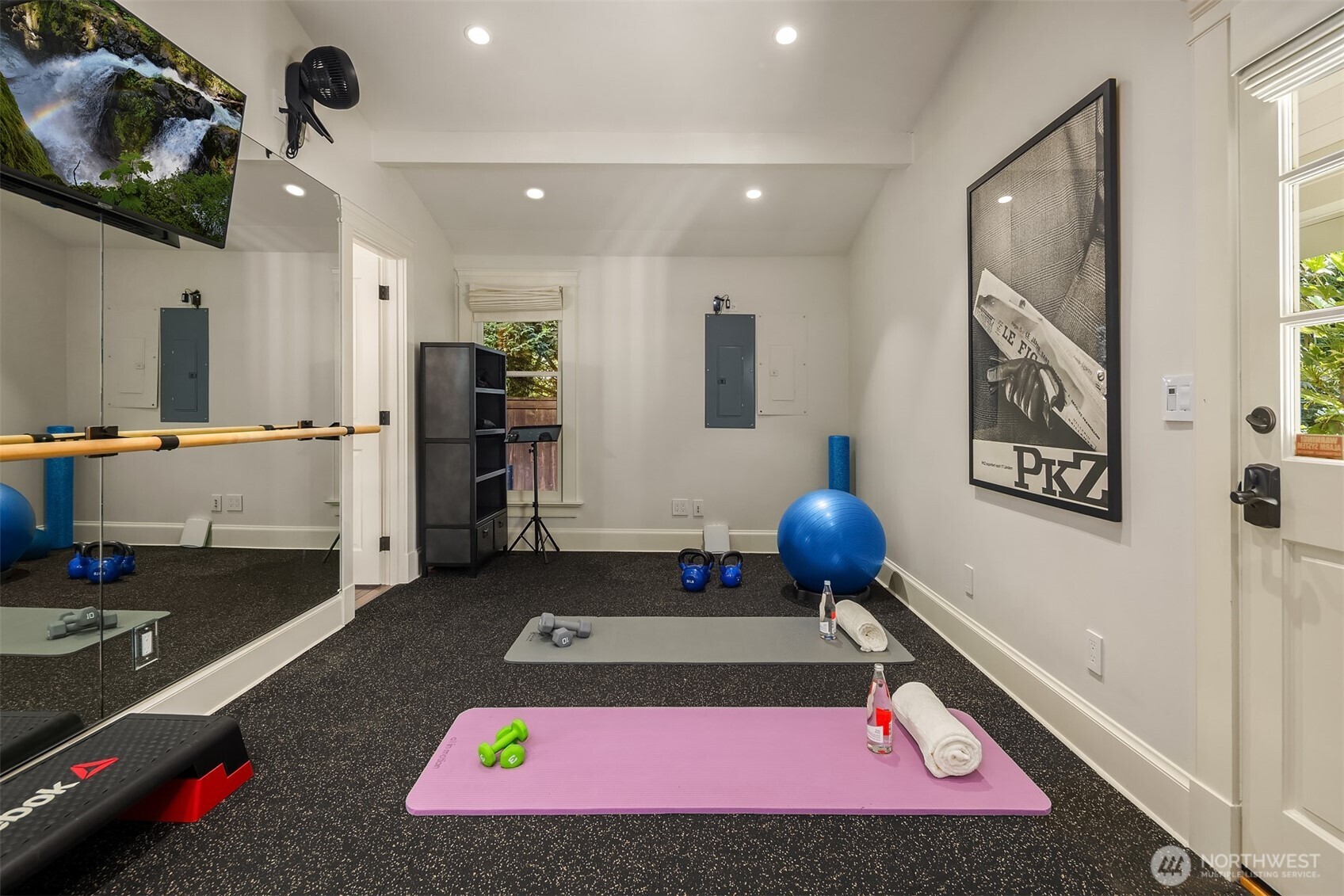 Flexible bonus room equipped with workout equipment