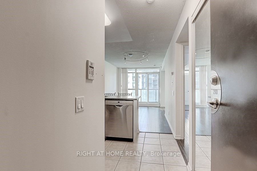 28 Harrison Garden Blvd 2110