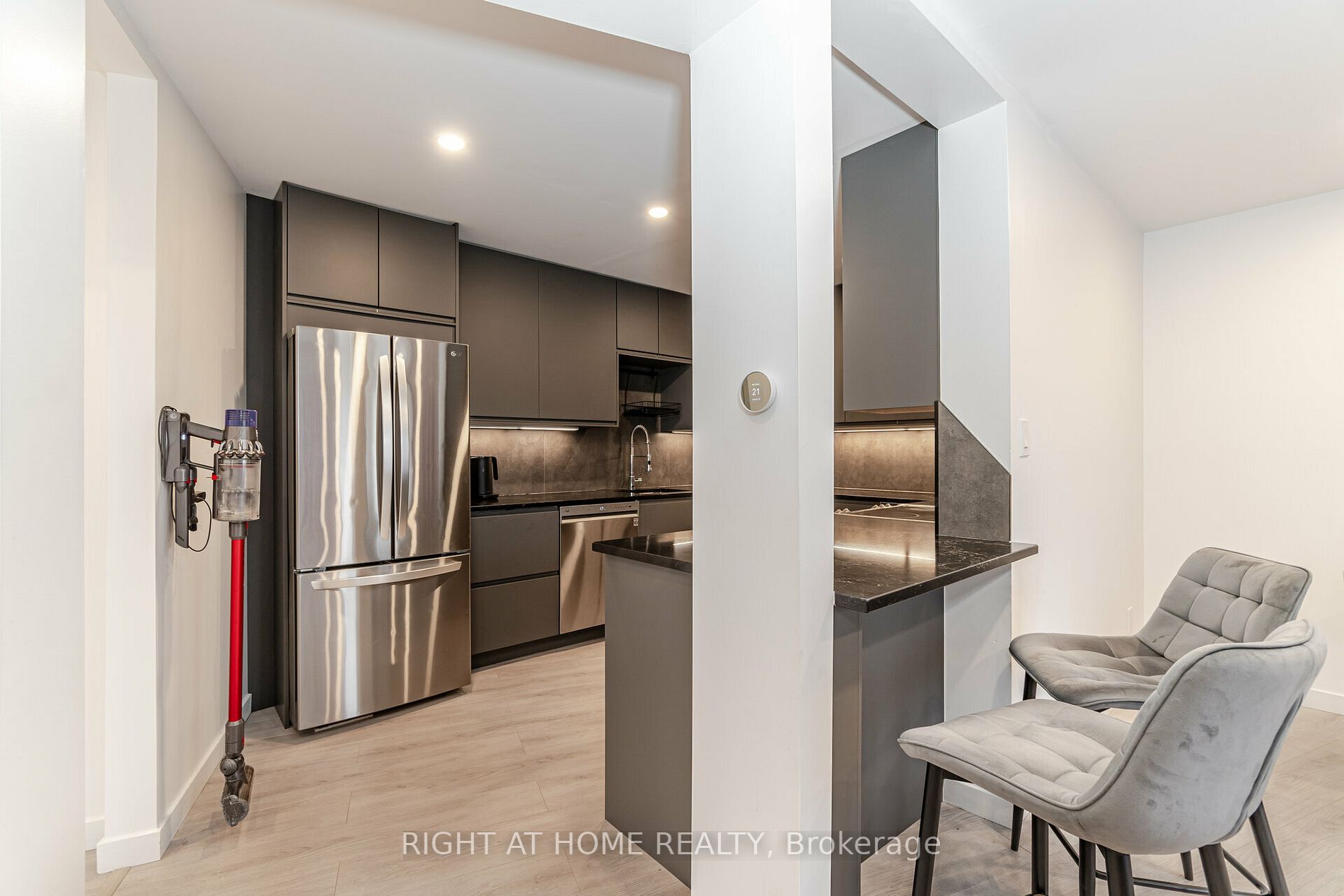 2120 E Rathburn Rd 72