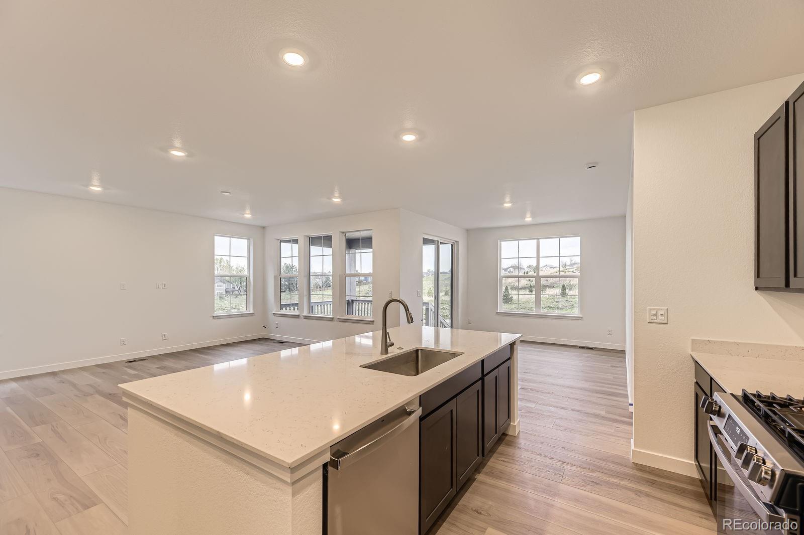 10736 Snowdon Street