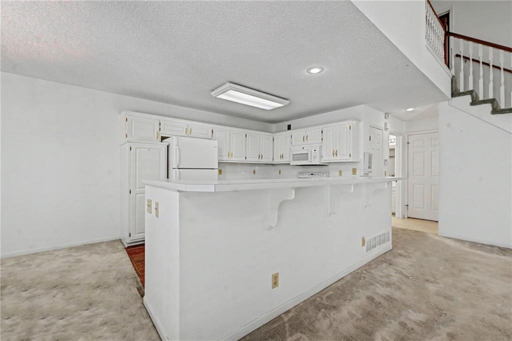 6817 W 156th Terrace