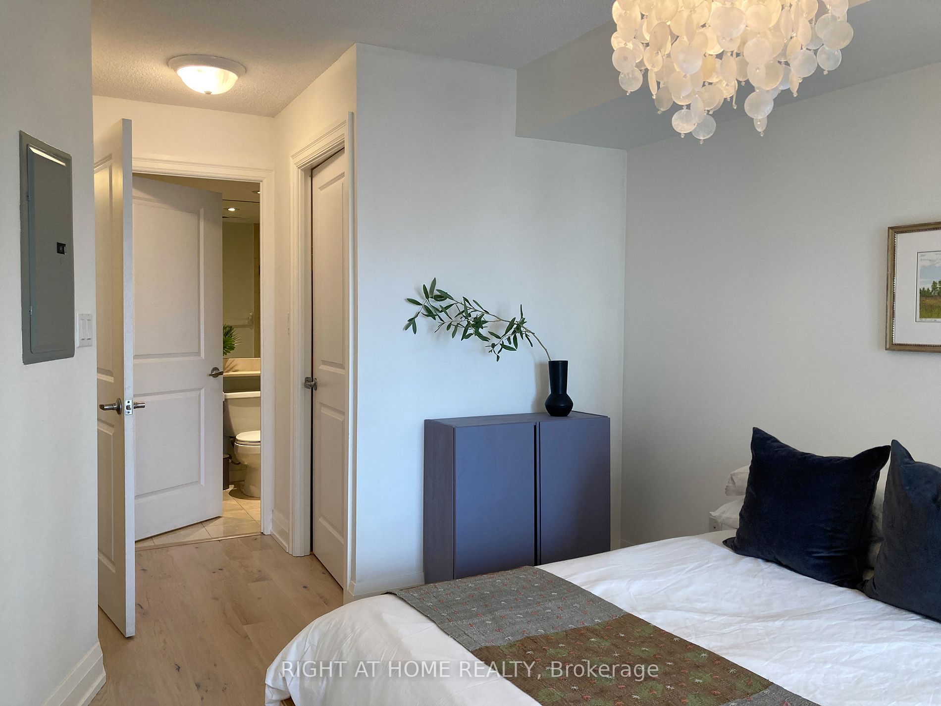 900 Mount Pleasant Rd 704