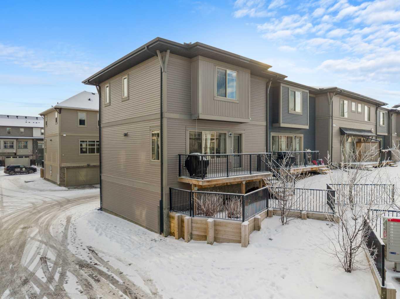 32 Horseshoe Crescent 1006