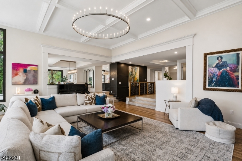 101 Peachcroft Dr