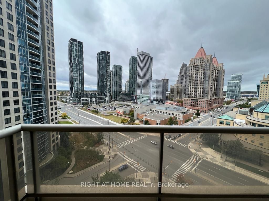 310 Burnhamthorpe Rd 1401