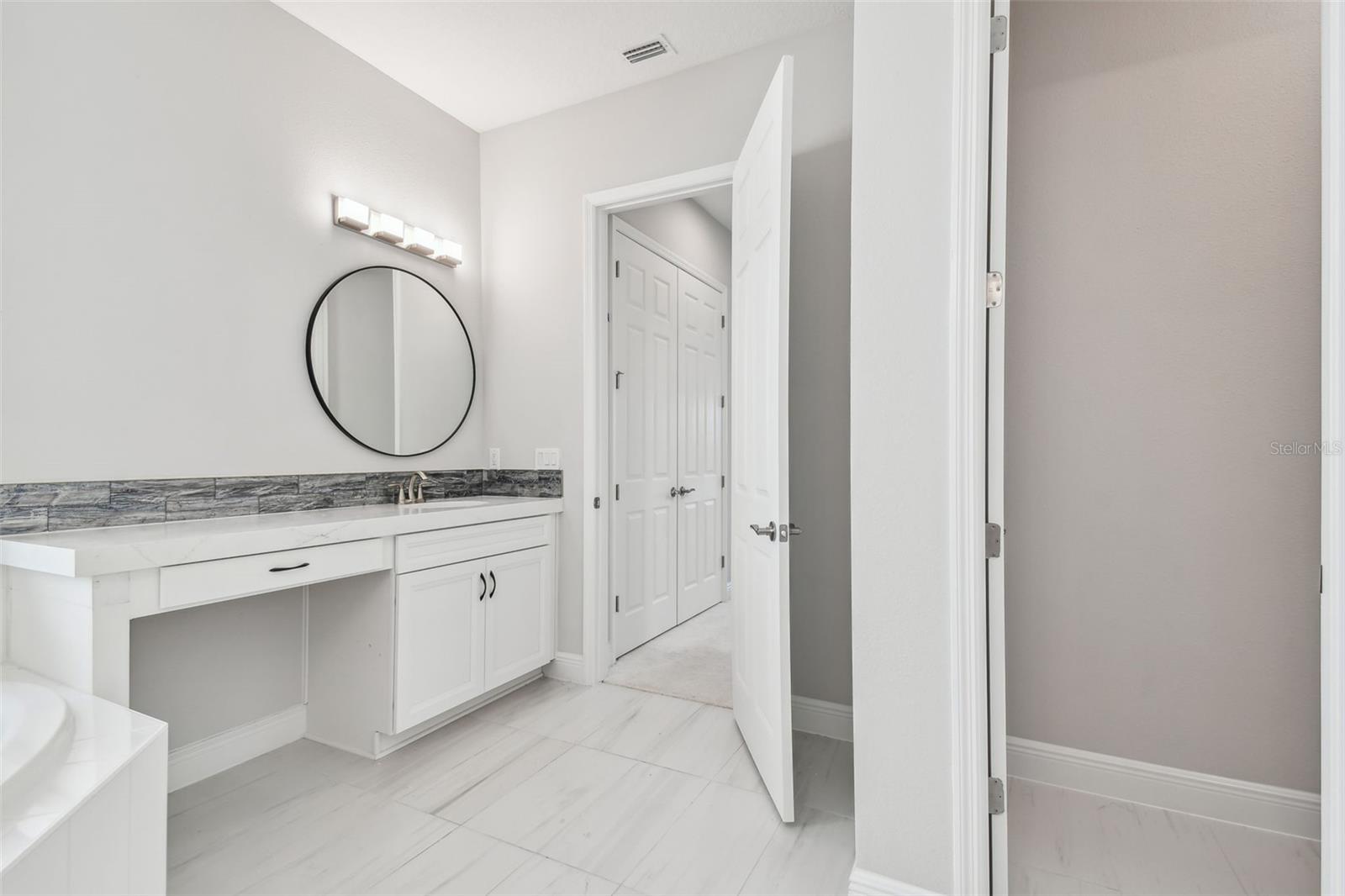 11239 Rustic Timber Loop