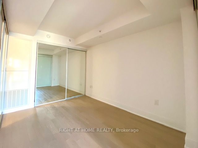 955 Bay St 2702