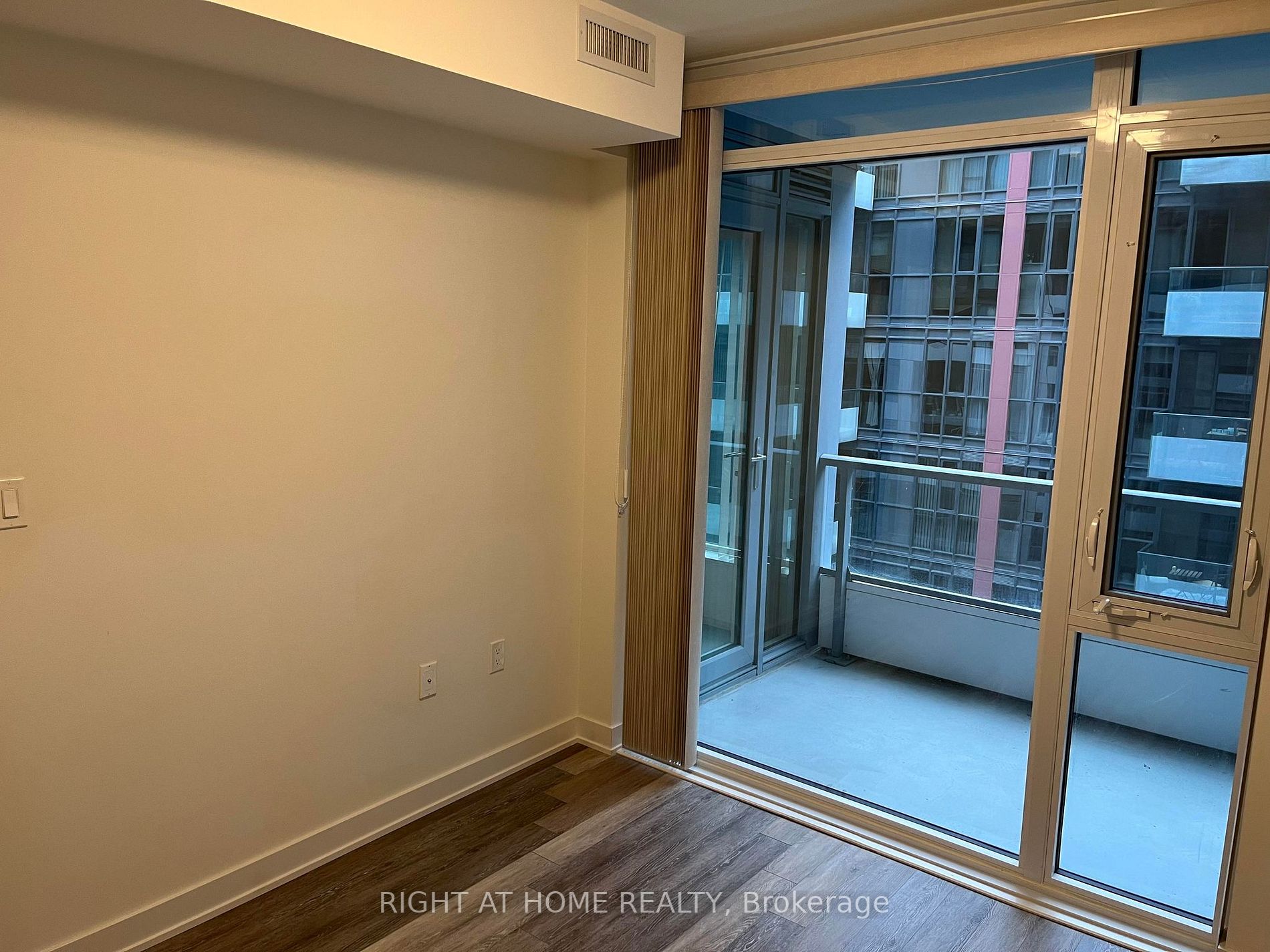 576 W Front St 726