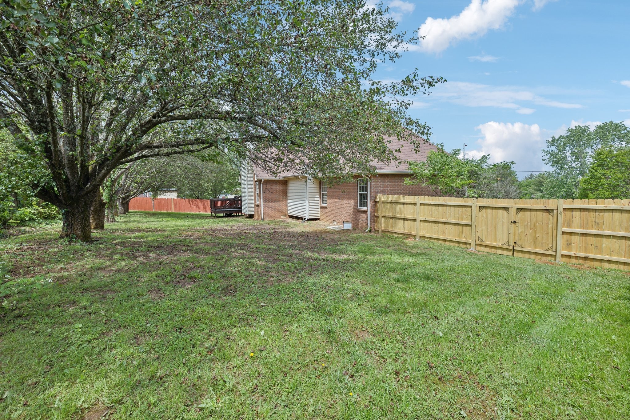 319 Shadowood Dr