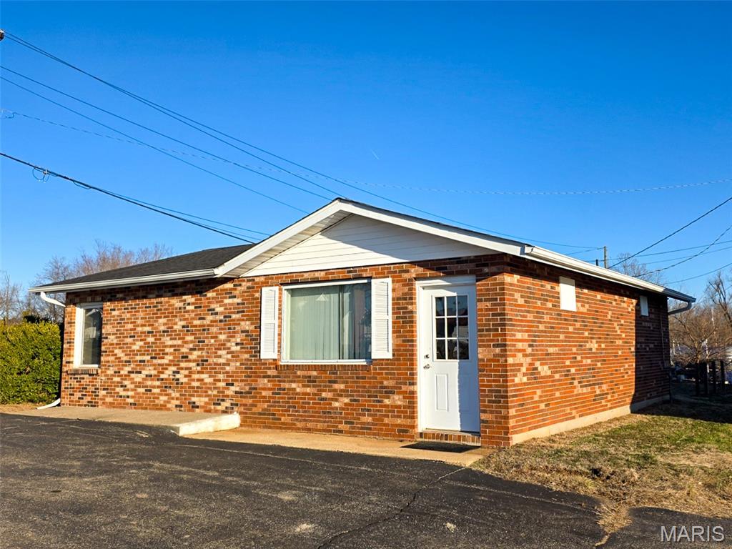 211 Lincoln Drive