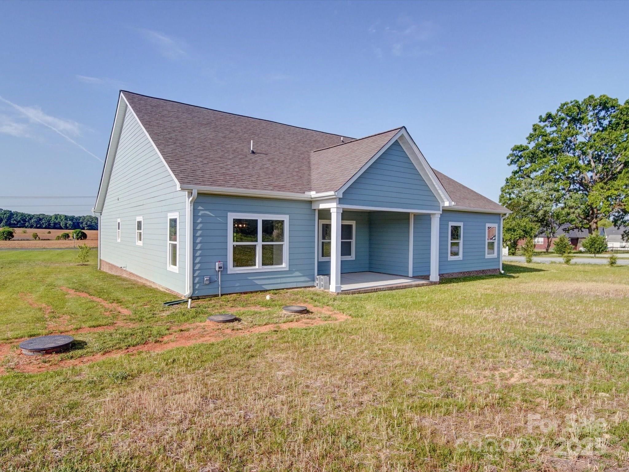 220 W Lawyers Road