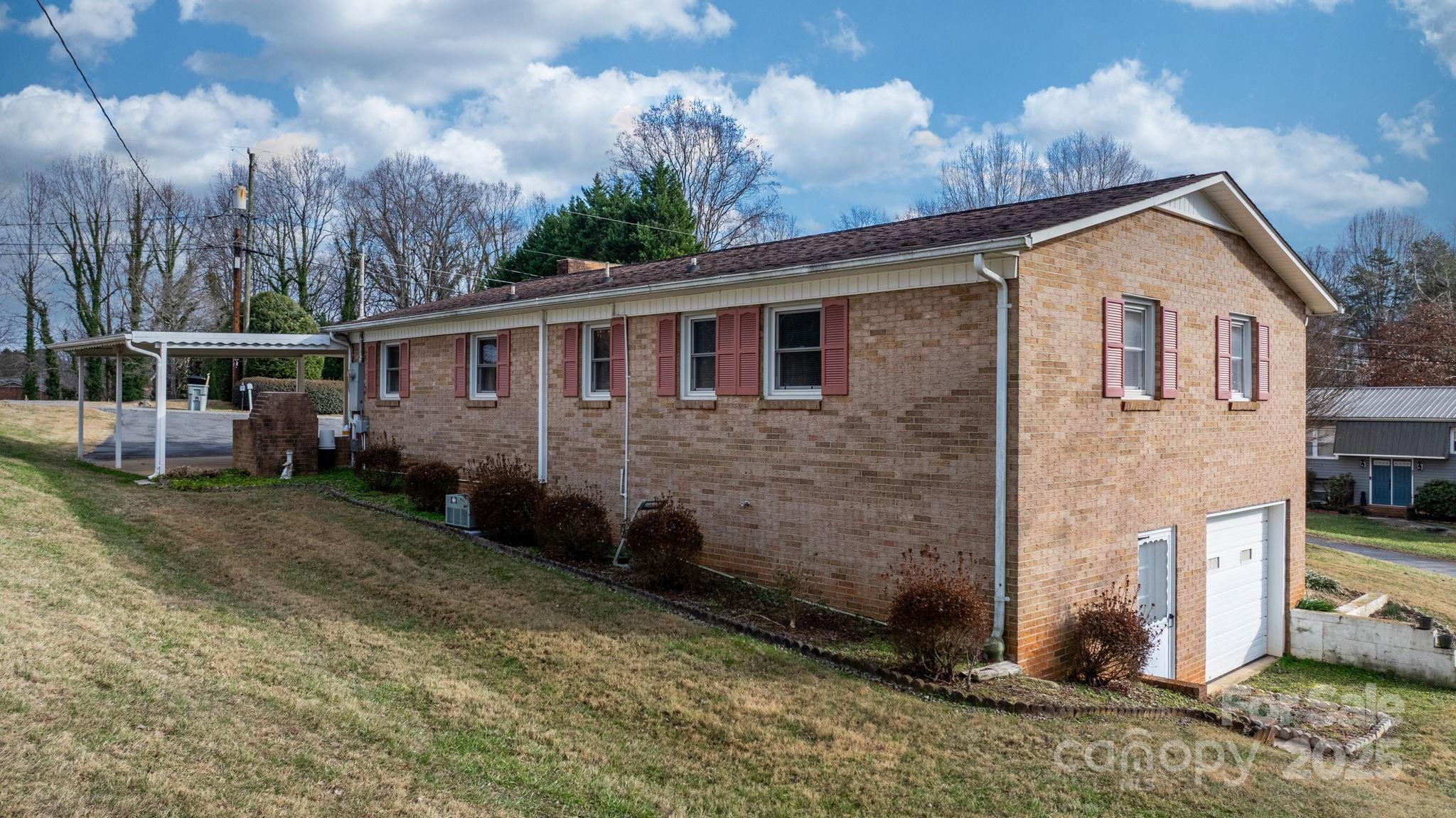902 Greenwood Place