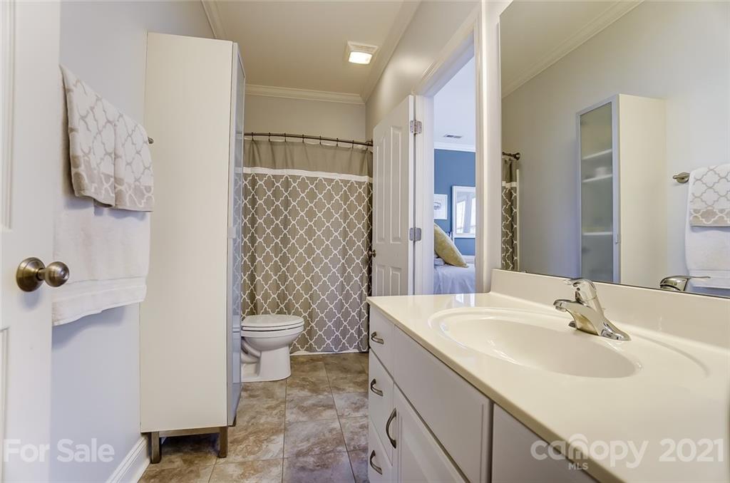 12058 Pelican Court