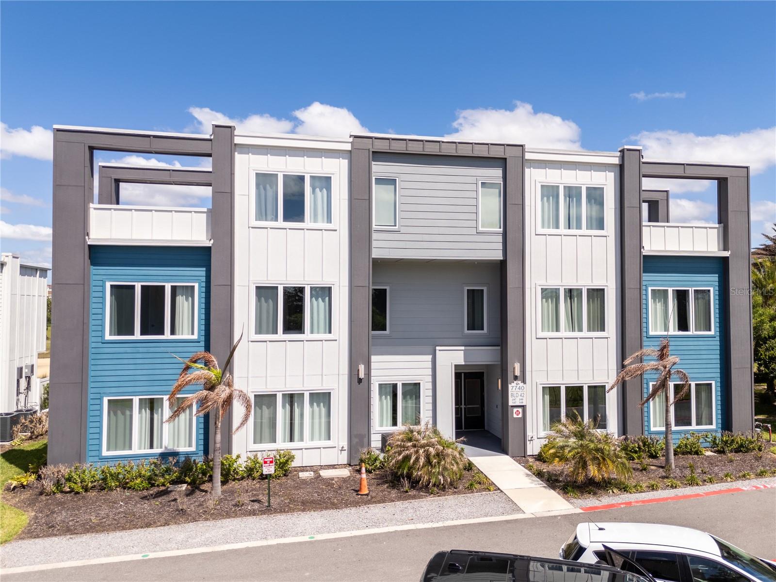 BEAUTIFUL 5 BEDROOMS 4 BATHROOMS CONDOMINIUM CORNER UNIT RIGHT ON THE GOLF COURSE WITH STUNNING SUNSET AND SUNRISE VIEW FROM BOTH SIDES OF THE LARGE BALCONY WITH OUTDOOR TERRACE . AT THE ENTRANCE OF THE BUILDING, YOUR TAKE THE STAIRS THAT LEAD YOU TO THE MAIN FRONT DOOR, THIS GORGEOUS  2700 SQFT TWO STORY CONDOMINIUM WITH 24 FOOT CEILING LARGE WINDOWS WITH NATURAL LIGHTS, FEATURE 24X24 PORCELAIN FLOORING WITH QUARTZ COUNTER TOP A WATERFALL ISLAND, SAMSUNG STAINLESS STEEL APPLIANCES AND SIDE BY SIDE REFRIGERATOR NOT TO MENTION WATERFALL LARGE ISLAND KITCHEN WITH MODERN AND CONTEMPORARLY STYLE CABINETS. THIS BEAUTIFUL 5 BEDROOMS CONDOMINIUM HAS 4 BEDROOMS ON THE MAIN FLOOR THEN 5TH ADDITIONAL BEDROOM ON THE TOP FLOOR WITH LOFT AND GAME AREA SOLD FULLY FURNISHED . THIS ONE OF A KIND CONDOMINIUM WILL BE GREAT USE AS PRIMARY RESIDENCE OR SECOND HOME BEAUTIFULLY DECORATED OUTDOOR ROOFTOP WITH WITH BUILTIN LIGHTS ,PICTURE PERFECT TO UNWIND AND ENJOY THE LIFE. THIS GORGEOUS 5 BEDROOMS IS LOCATED INSIDE RENION RESORT WITH PRIVATE THREE PGA GOLF COURSES: JACK NICKLAUS, TOM WATSON AND ARNOLD PLAMER IN ADDITION TO THIS MEMBERSHIP, YOU HAVE ACCESS TO PRIVATE WATER PARK WITH LAZYRIVER TO COOLOFF AFTER LONG DAY AT THE PARK OR SIMPLY GRAB QUICK BITES AT RESTAURANT LOCATED ON THE ROOFTOP AT ELEVEN FLOOR OVERLOOKING EPCOT CENTER WHERE YOU CAN SEE BEAUTIFUL LUMINOUS FIREWORKS.IF YOU ARE FEELING MORE FORMAL OR ON BUSINESS TRIP YOU CAN HEAD TO THE FINE DINING THE CHOP STEAKHOUSE RESTAURANT AT THE GRAND HOTEL OR SIMPLY MEET FRIENDS TO ENJOY CASUAL COCKTAIL AT SUSHI BAR. IN ADDITION TO THE WATER PARK, REUNION HAS 14 SWIMMING POOLS THROUGHOUT THE RESORT, MINIATURE GOLF COURSE, GOLF CARTS STATION, TENNIS COURSE, LEADBETTER GOLFZON,STARBUCKS, SHOPS AND OF COURSE THE TRADITION CLUBHOUSE OVERLOOKING AT THE 18TH FAIRWAY TO ENJOY SUNDAY BRUNCH WITH MILLION DOLLAR VIEW. THIS ONE OF KIND CONDOMINIUM COMES WITH TRANSFERABLE ACTIVE MEMBERSHIP SO YOU CAN ACCESS ALL THOSE AMENITIES AND HAS IS ALL!!!