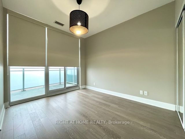 33 Shore Breeze Dr 3409