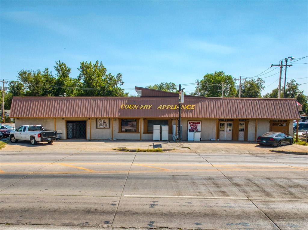 A rare opportunity to own a prime commercial property located on 3 lots with a total square footage of 20,000 square feet in a highly sought-after location. Total land square footage is approx 33,000 sq. ft. Situated in a prime location with easy access to major highways, this property offers exceptional visibility and is in close proximity to residential areas, making it an ideal location for a wide range of commercial ventures and investment opportunities. Prime visibility and exposure to both local residents and commuters establish a strong presence in a thriving commercial hub. The proximity to residential areas further enhances the property's appeal, creating opportunities for businesses to serve the needs of the local community. Whether you're looking to expand an existing business, start a new venture, or invest in a prime commercial property with endless possibilities, this property offers the perfect combination of location, space, and potential for growth and success. With its strategic positioning this property is poised to become a cornerstone of the local business landscape and a valuable asset for investors and entrepreneurs alike. Take advantage of this rare chance to own a commercial property and secure a prime piece of real estate in a thriving commercial district that offers endless possibilities for growth, success, and prosperity. Lot that sits behind the business is a 50x100 Lot and zoning can be changed from residential to commercial.