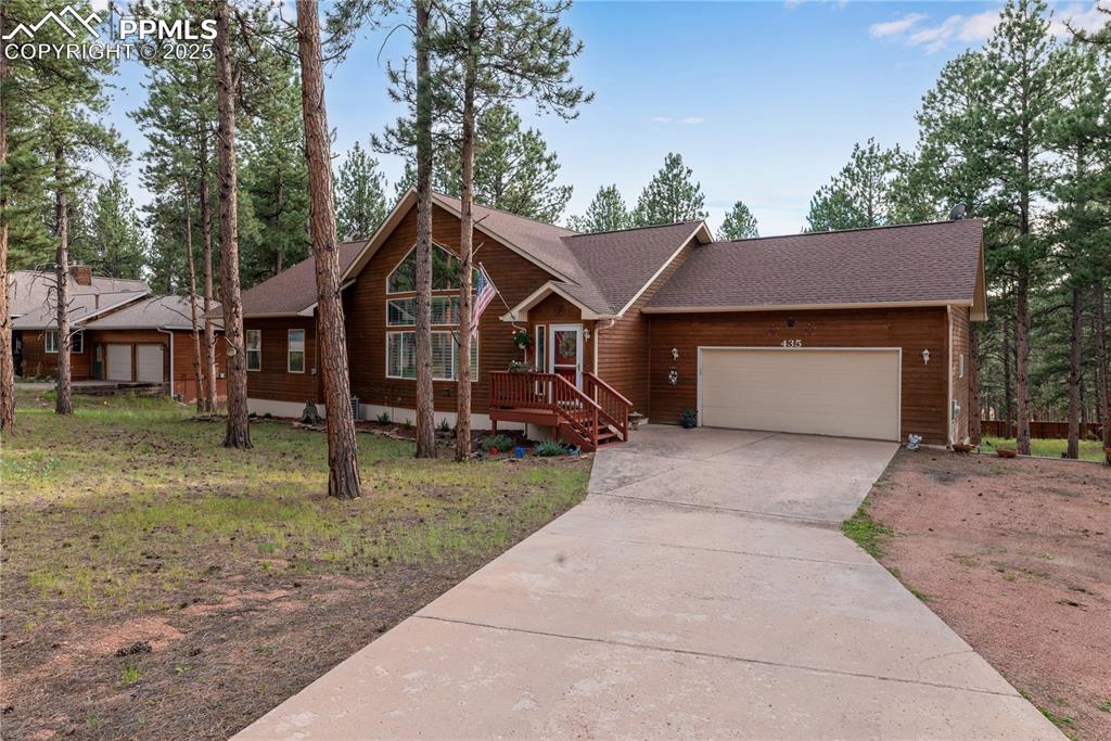 Beautiful Home in Tamarac Reserve – Woodland Park, CO
Welcome to your mountain retreat in the desirable Tamarac Reserve community! This stunning home blends Colorado charm with modern comfort. The spacious lower level features a dry bar with plumbing in place—ready to convert into a wet bar for your perfect entertaining space. Surrounded by majestic pines, you’ll enjoy privacy, peace, and easy access to all that Woodland Park has to offer.
