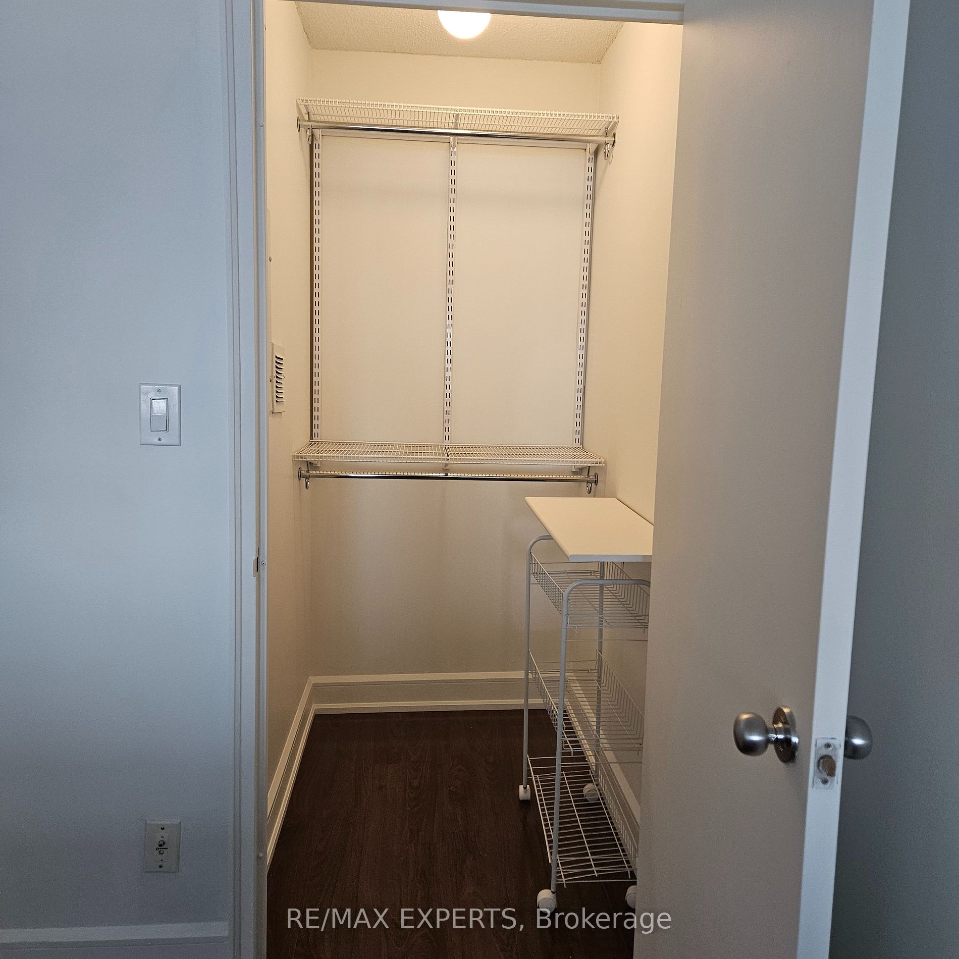 200 Manitoba St 426