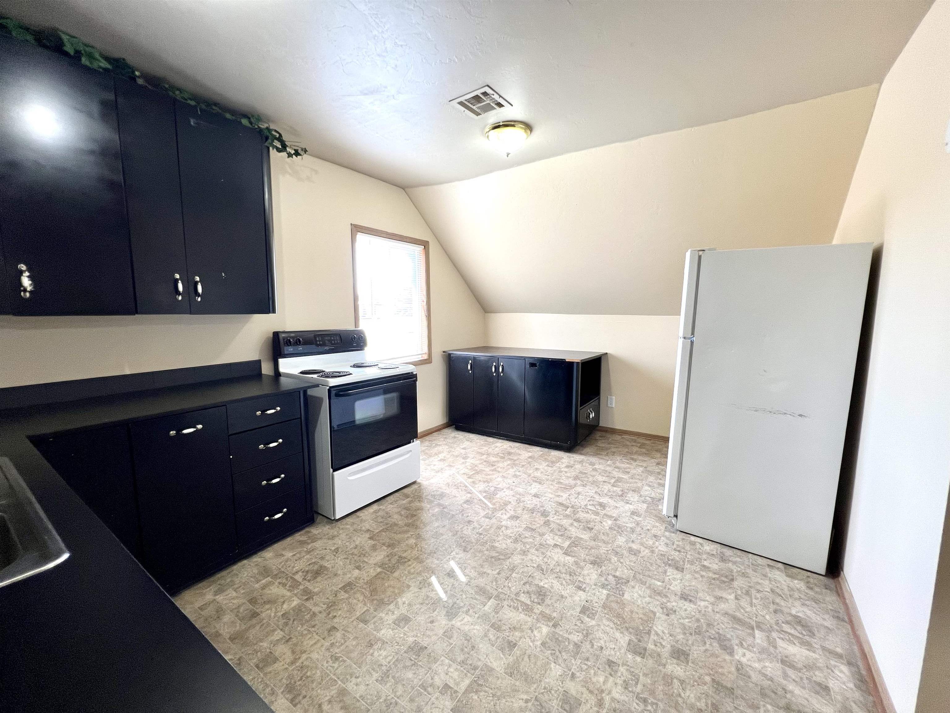 210 W Chestnut