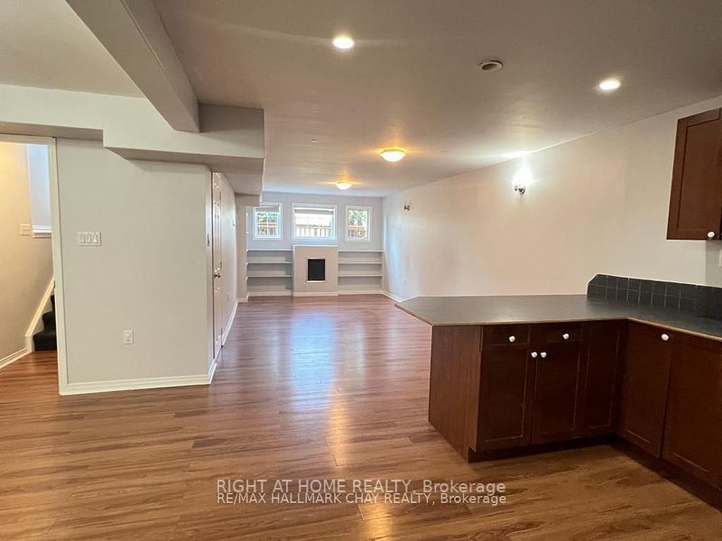 31 Forest Dale Dr Lower L