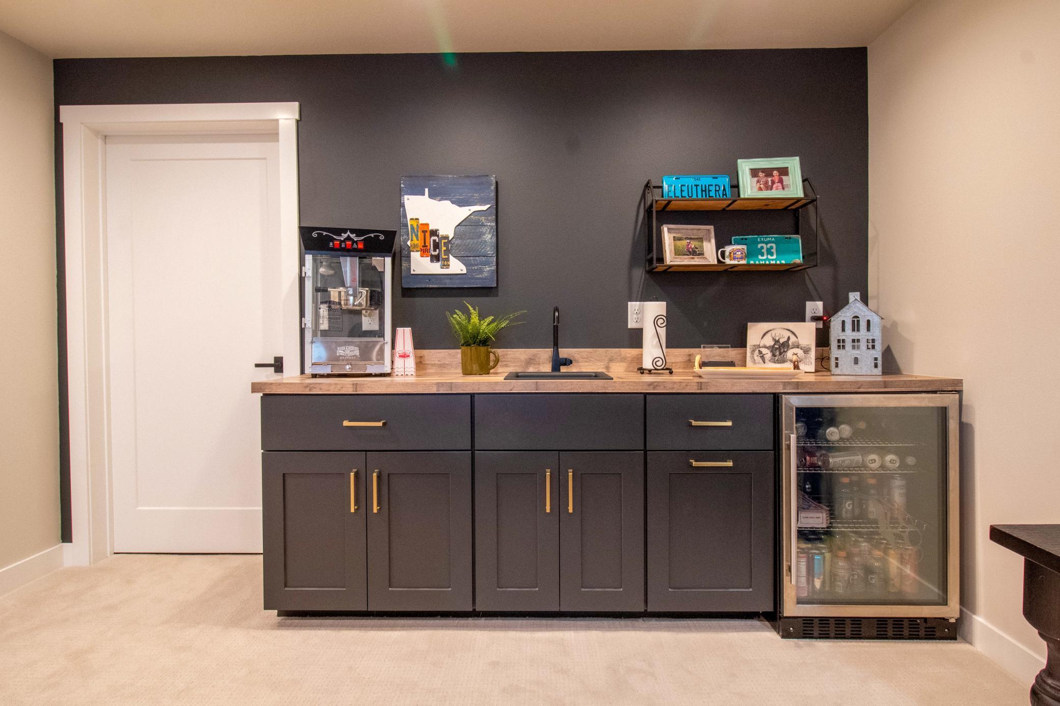 8825 Meadowlark Parkway