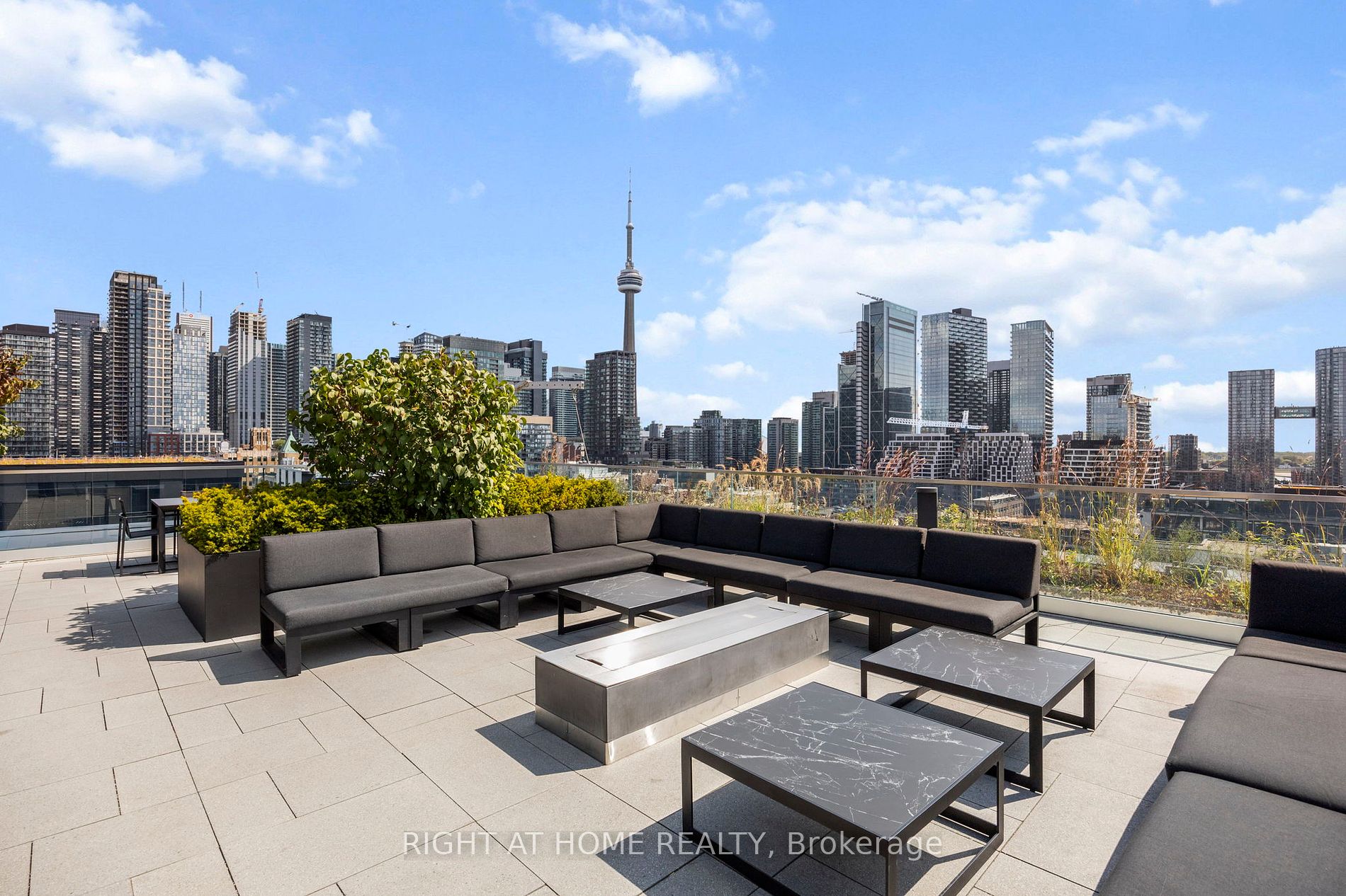 505 W Richmond St 1313