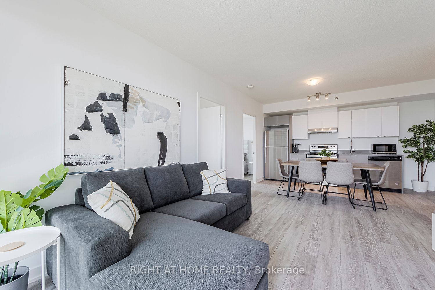 3200 Dakota Common Way B714