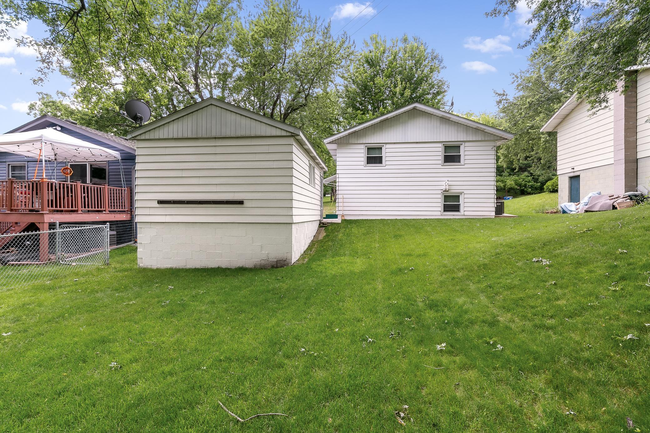 320 Summit Avenue S