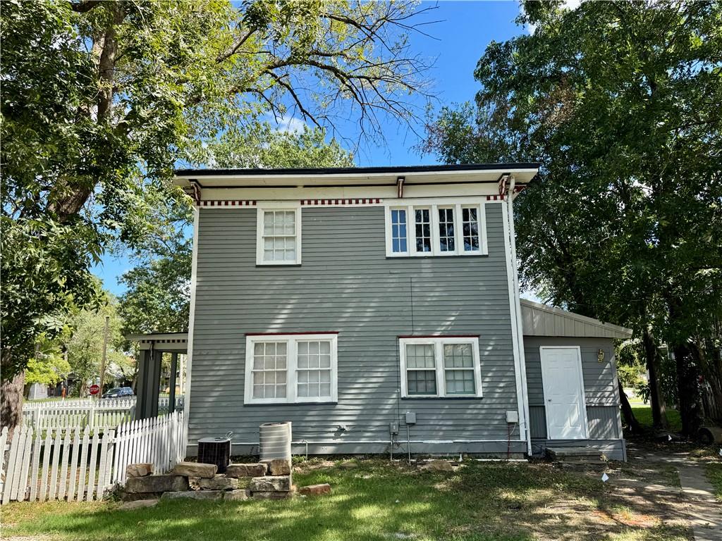 203 W Arch & 304 S Main Street