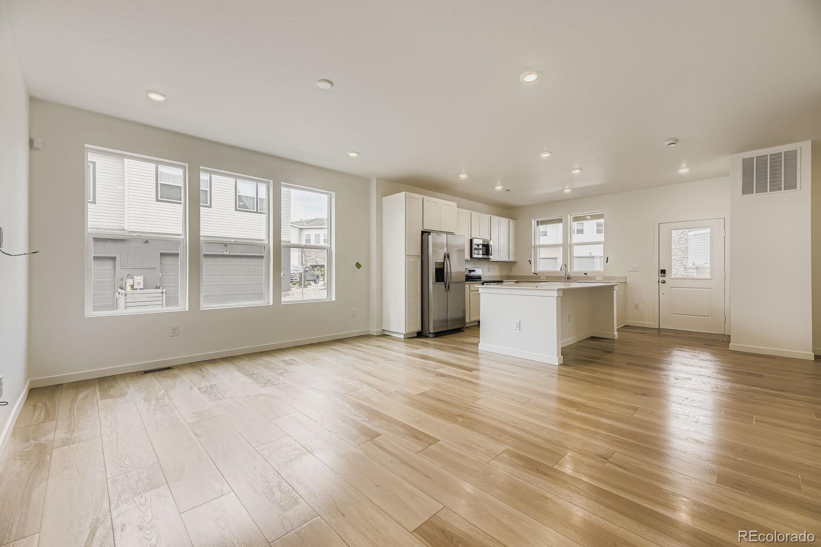 8957 Whiteclover Street