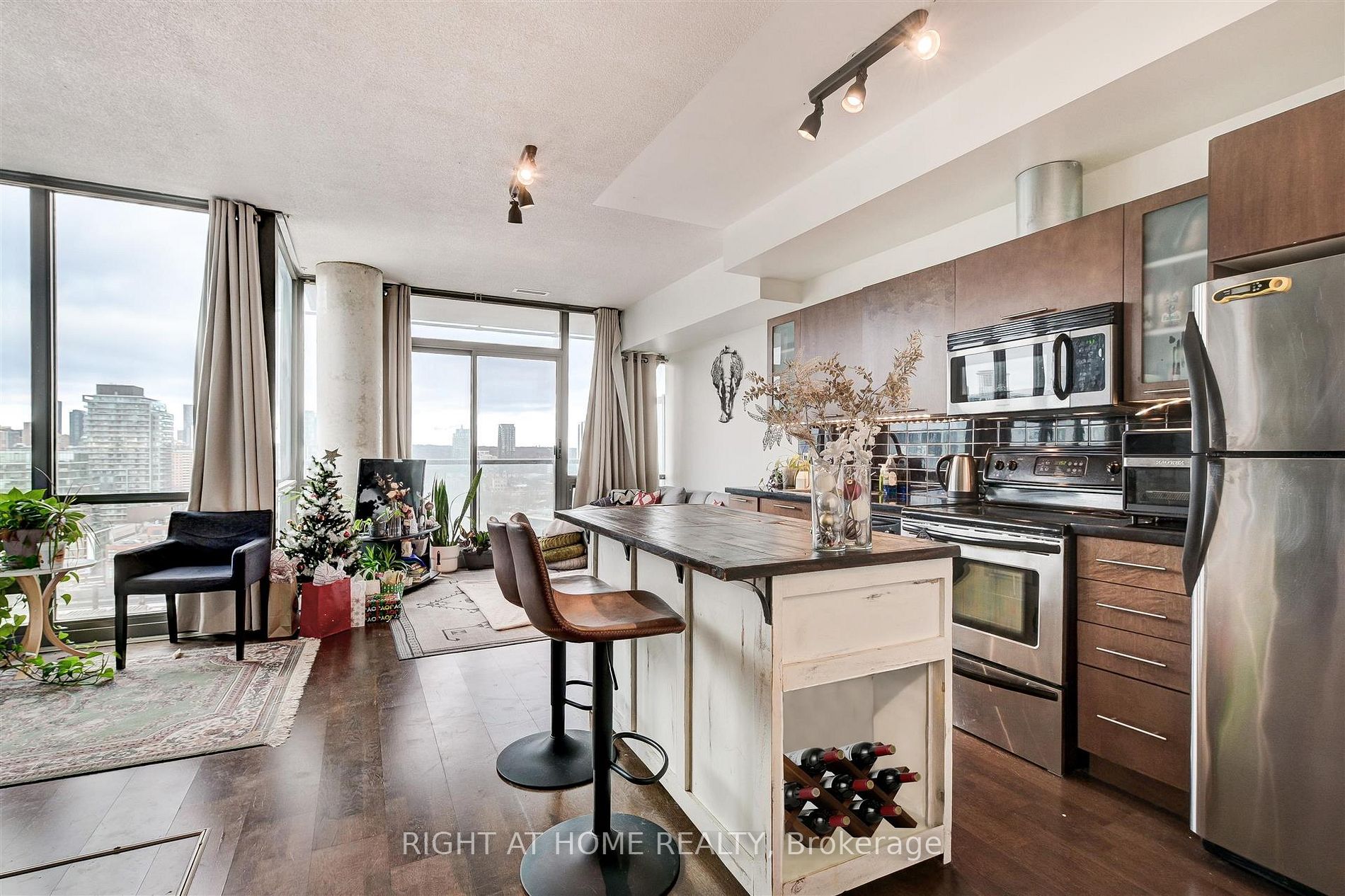 33 Mill St 1709