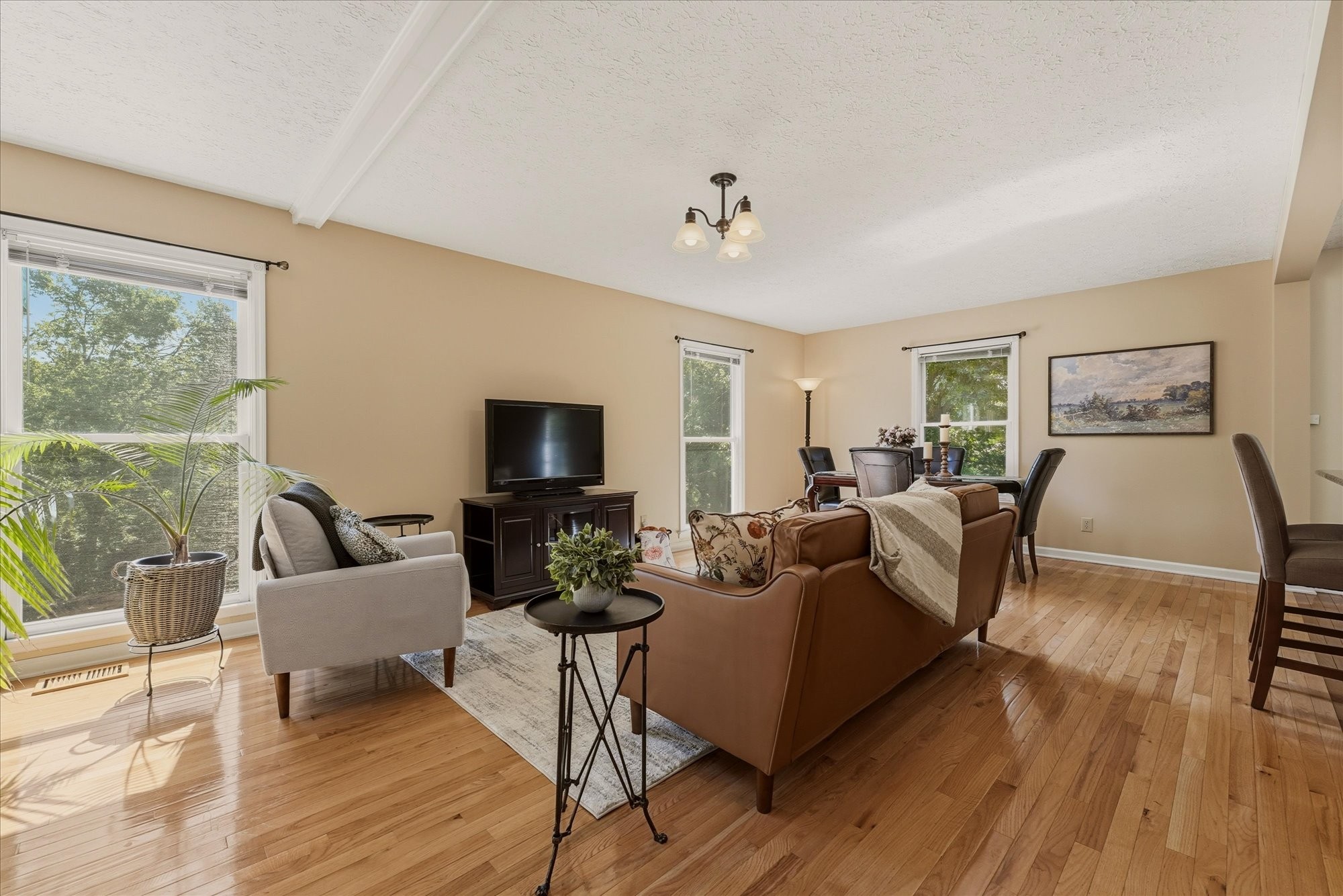 812 Fonnic Dr