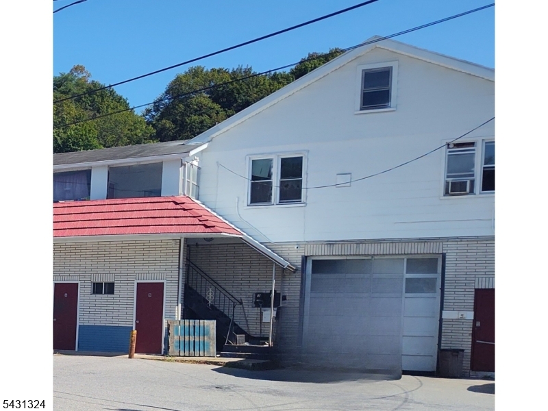 812 S Main St Bay L