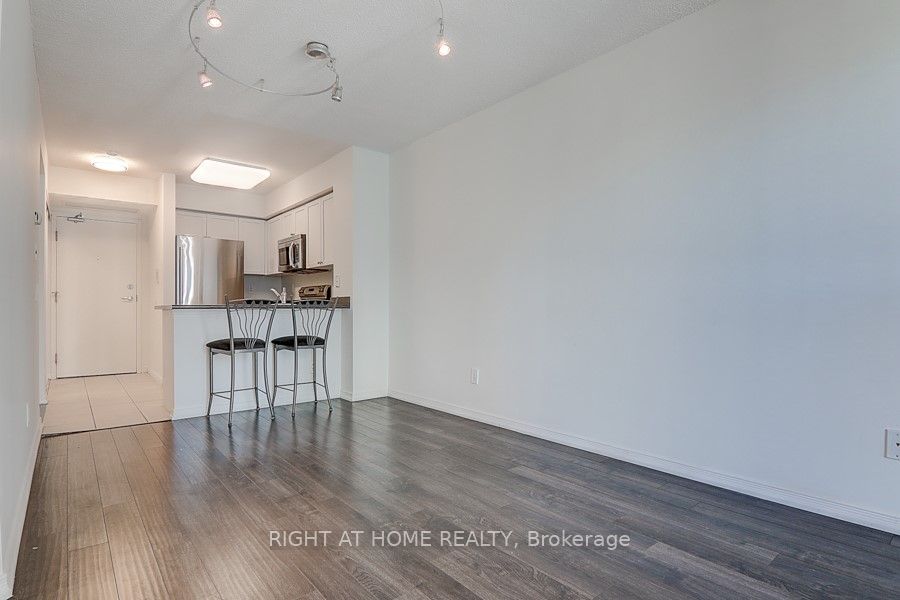 28 Harrison Garden Blvd 2110