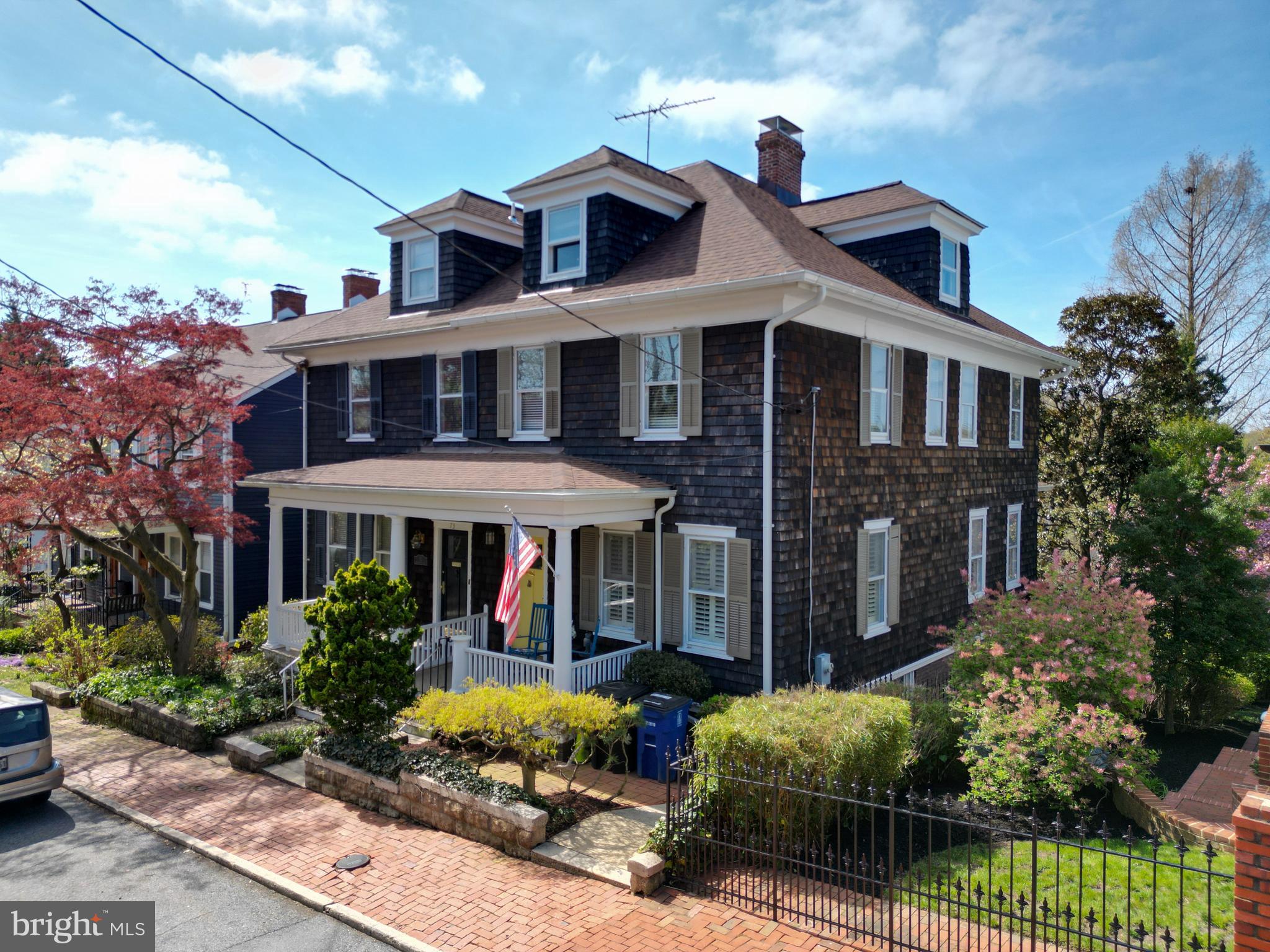 75 Shipwright St  