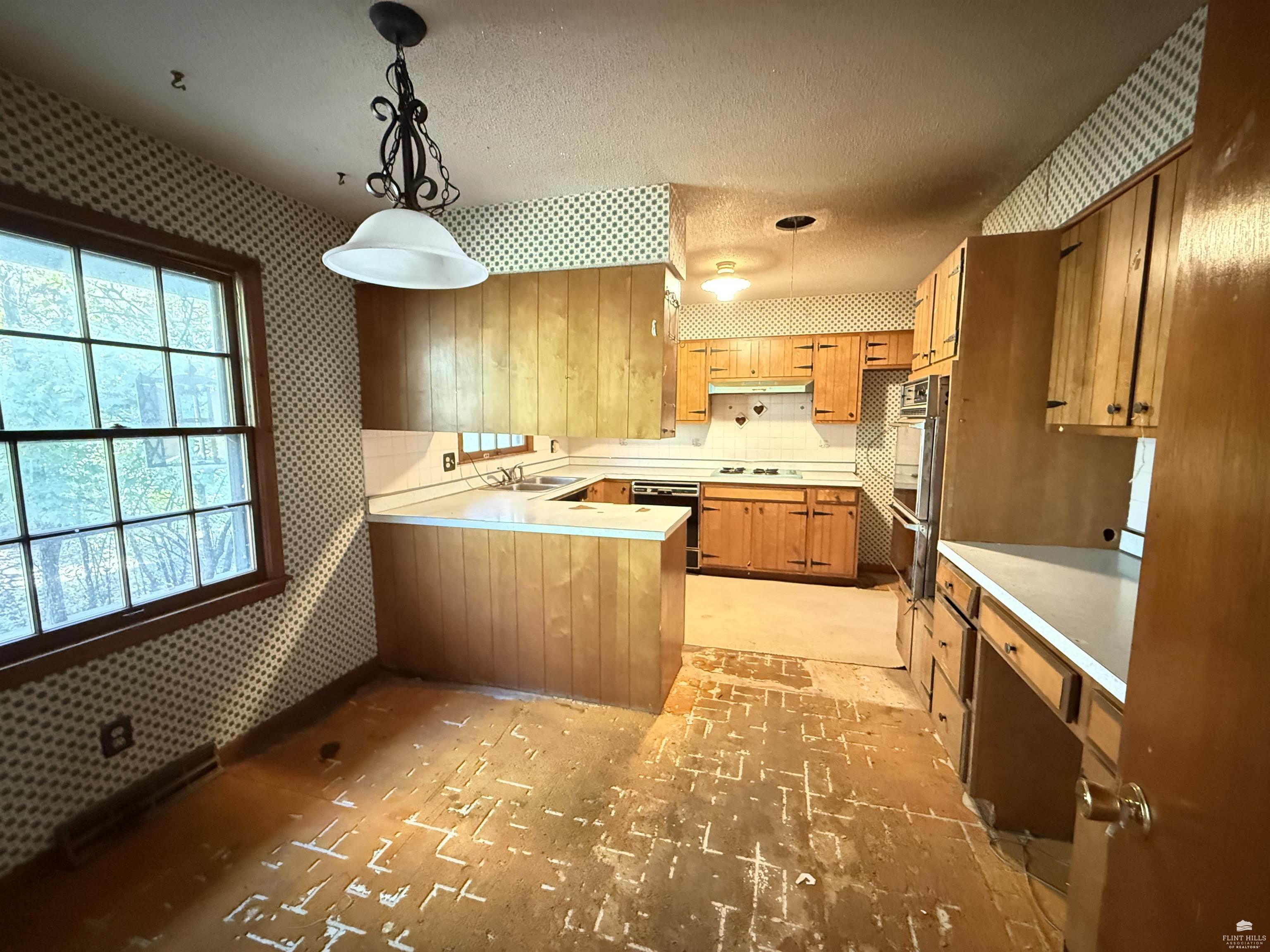 3030 Sunnyside Drive