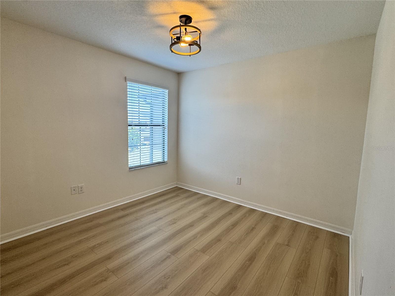 2731 Hampton Green Lane