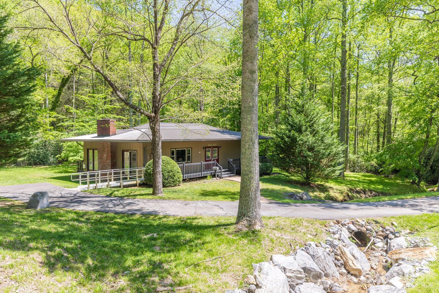 9999 Fairview Forest Drive