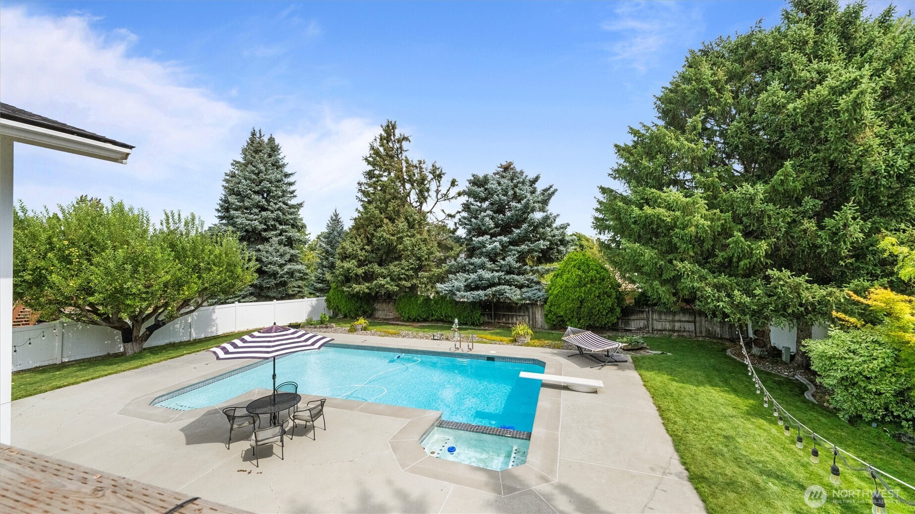 164 Hills West Way