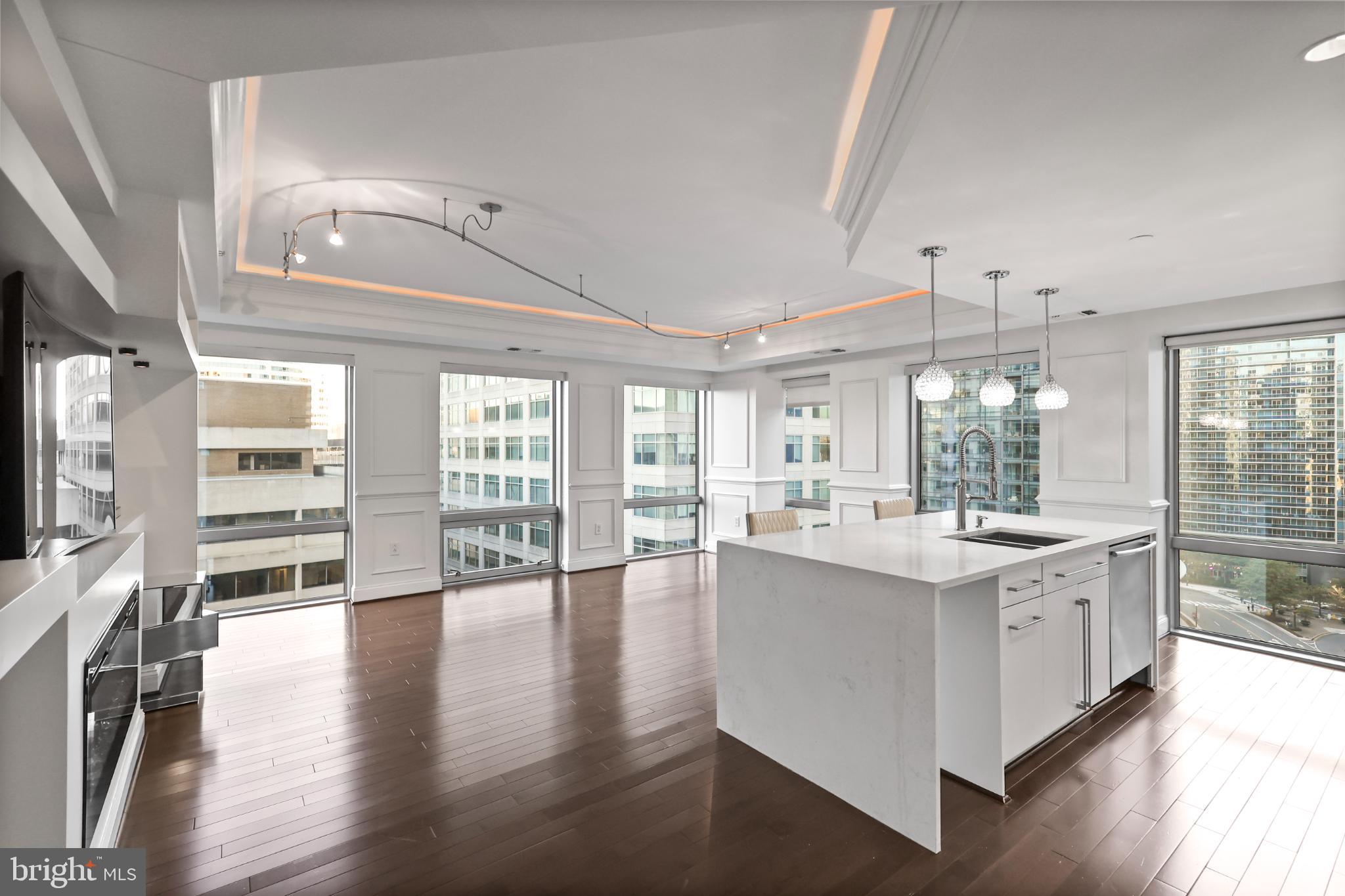 1111 19th Street N 1707