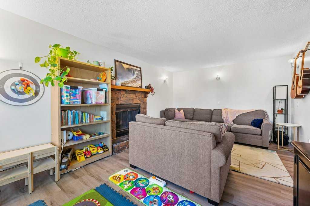 3 Falsby Place NE
