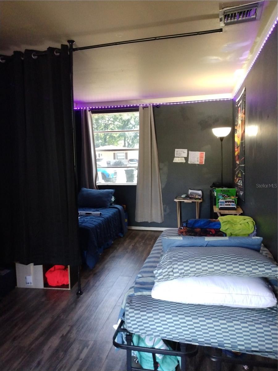 25 W Sandpiper Street