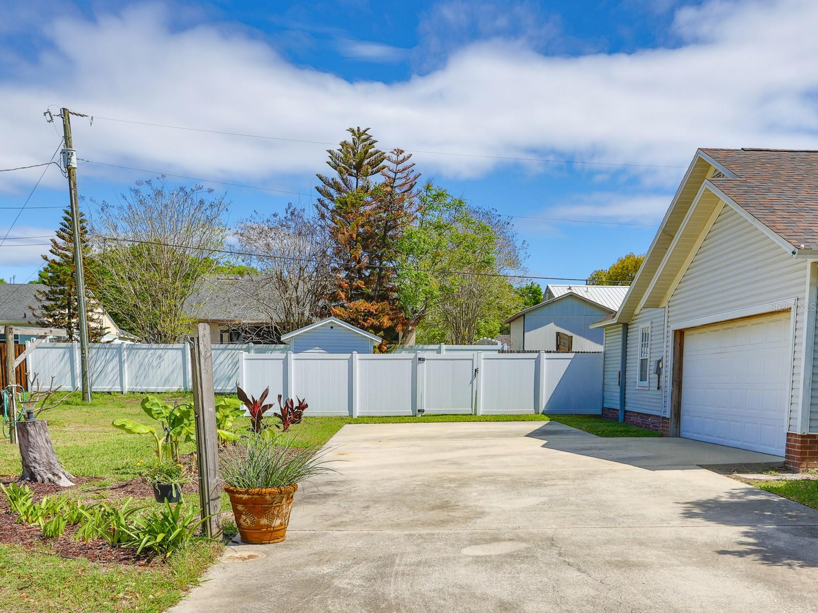 834 E County Road 540A