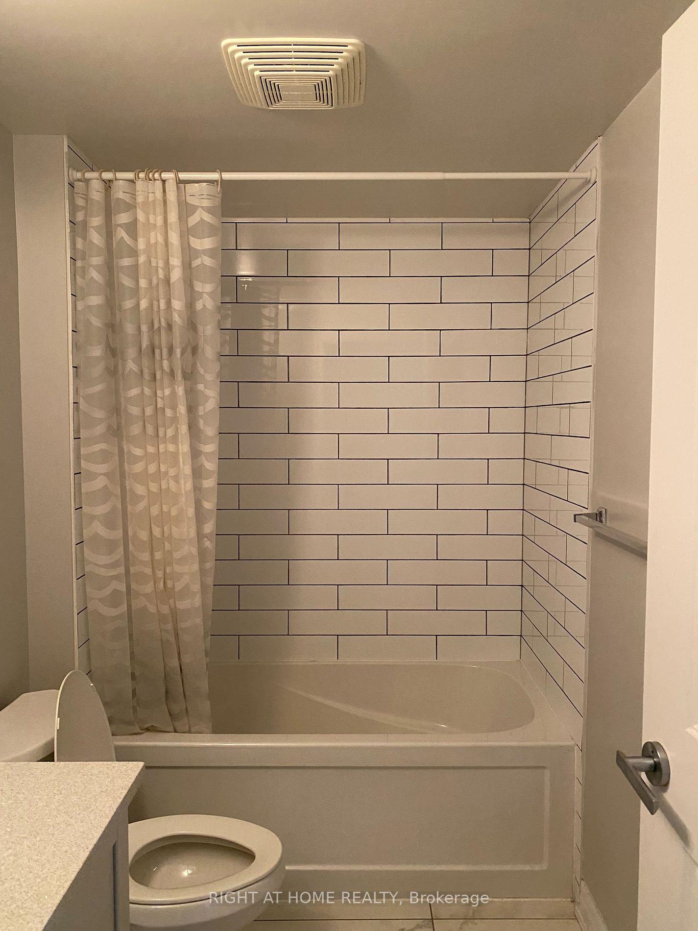 195 Besserer St 2008