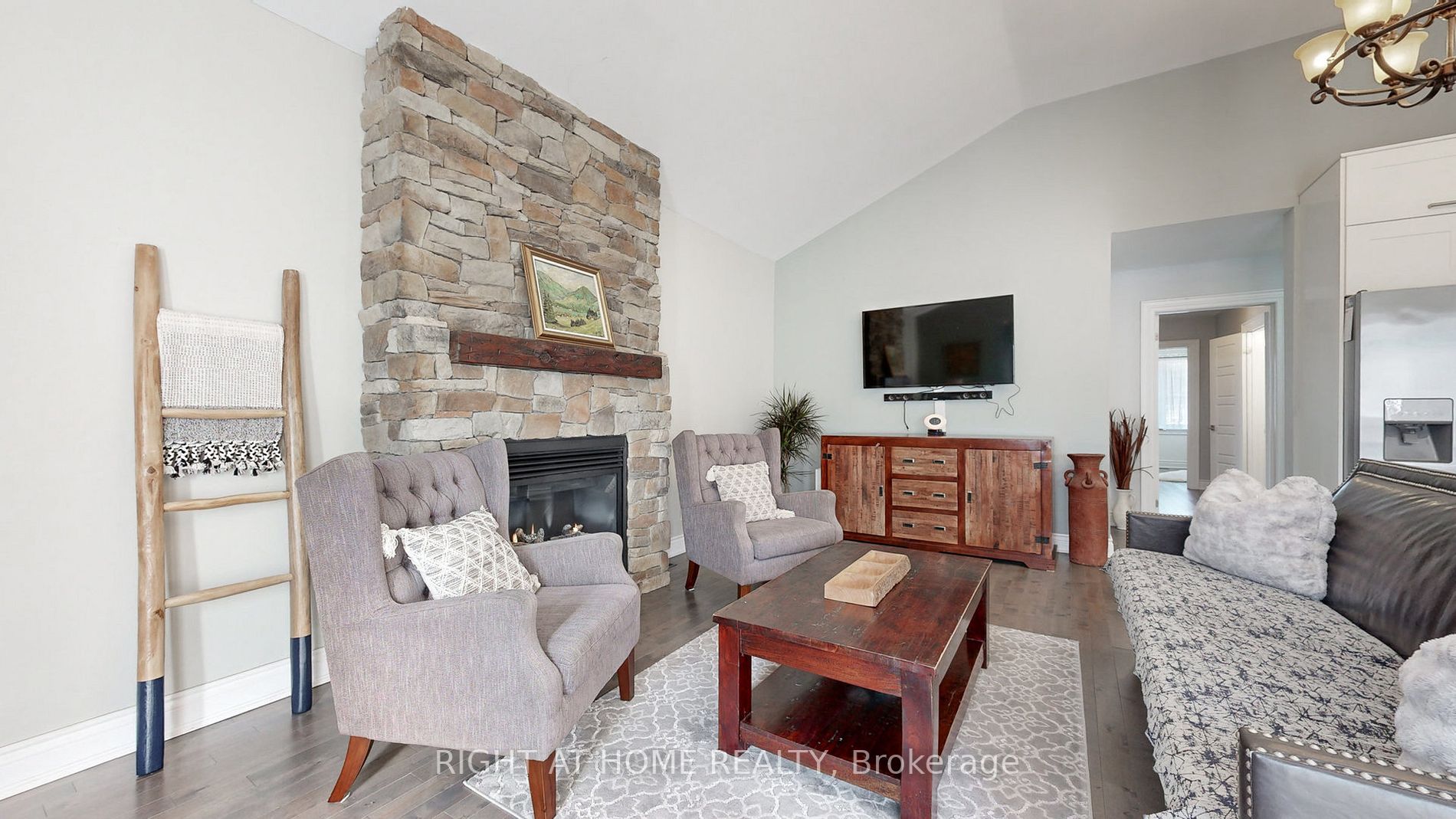 13 Westhampton Dr